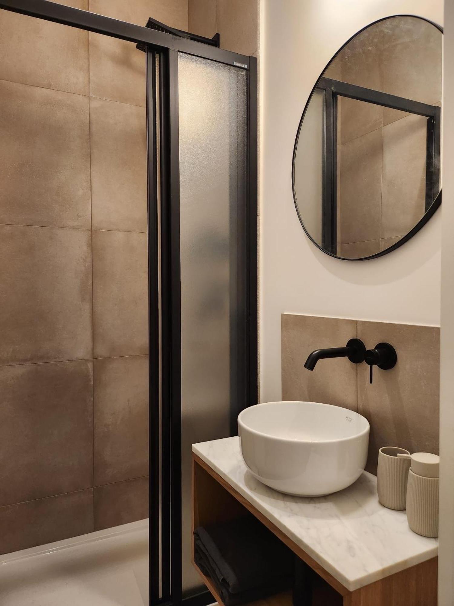 3 Pieces Refait A Neuf Par Architecte ! Paris